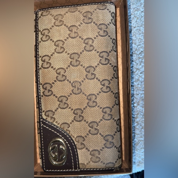 Gucci wallet with box - Picture 4 of 8
